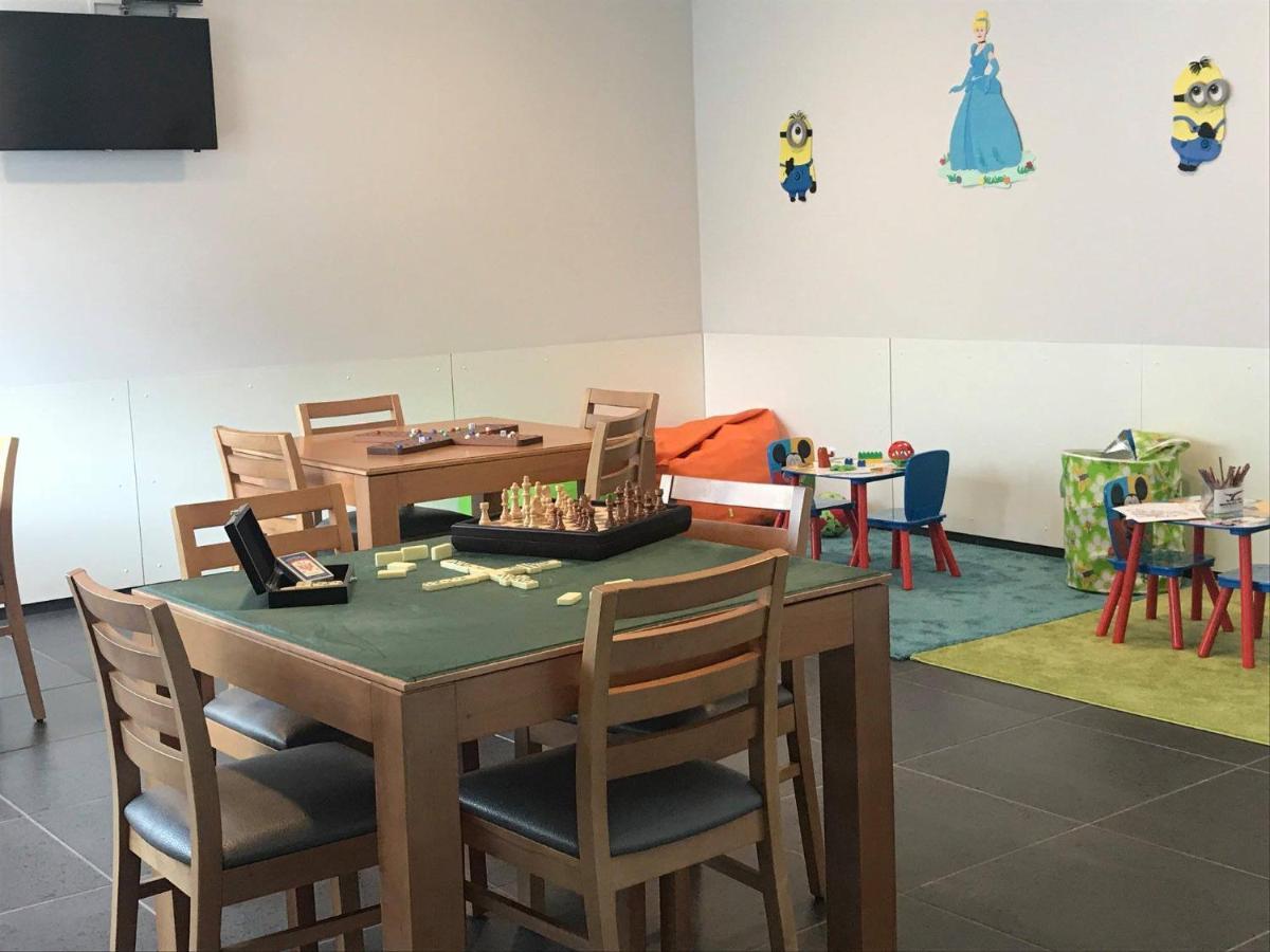 Whalesbay Hotel Apartamentos Capelas Ngoại thất bức ảnh