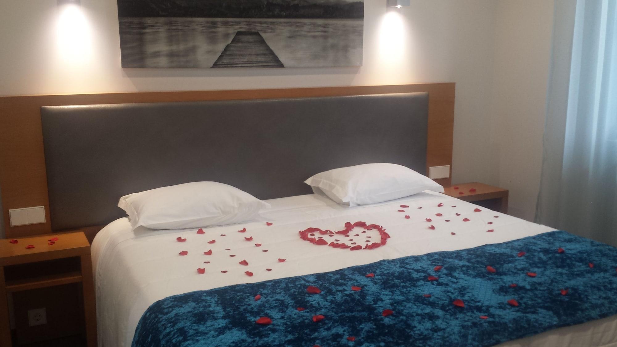 Whalesbay Hotel Apartamentos Capelas Ngoại thất bức ảnh
