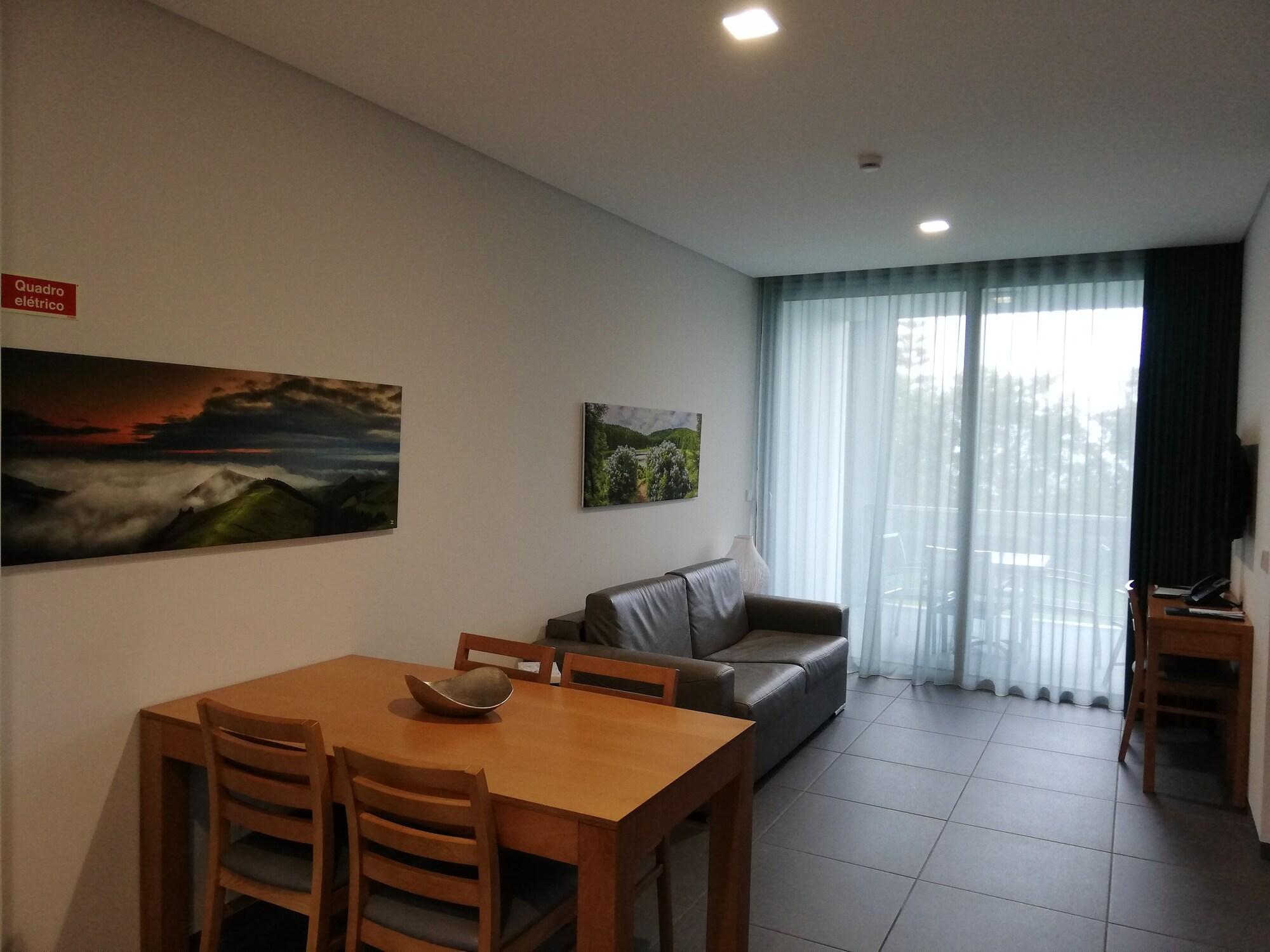 Whalesbay Hotel Apartamentos Capelas Ngoại thất bức ảnh