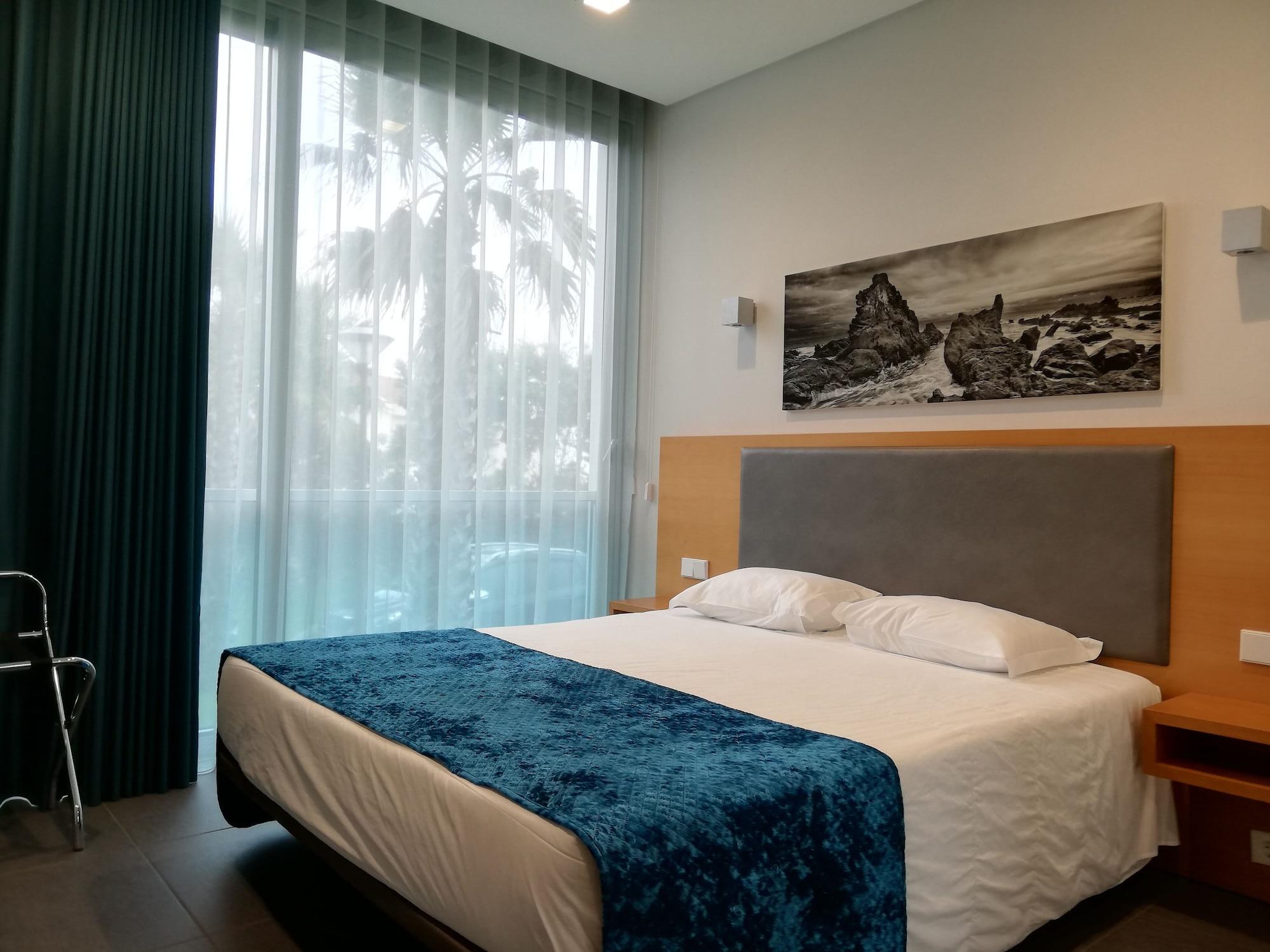 Whalesbay Hotel Apartamentos Capelas Ngoại thất bức ảnh