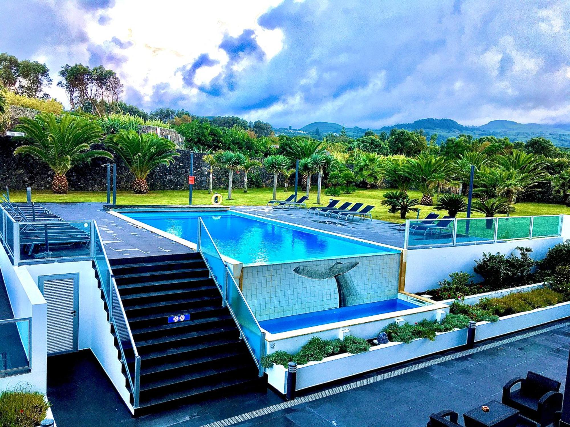 Whalesbay Hotel Apartamentos Capelas Ngoại thất bức ảnh